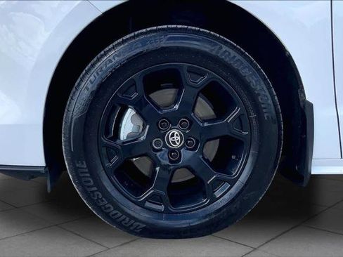 Certified 2026 Toyota Sienna XLE Woodland Edition AWD/4WD image 11