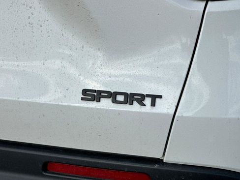 Used 2025 Honda HR-V Sport image 27