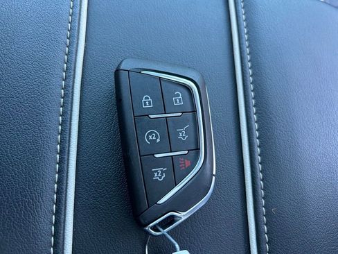 Used 2023 Cadillac Escalade Premium Luxury RWD image 36