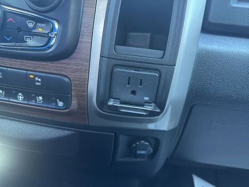 Used 2015 RAM 2500 Laramie w/ Convenience Group AWD/4WD image 19