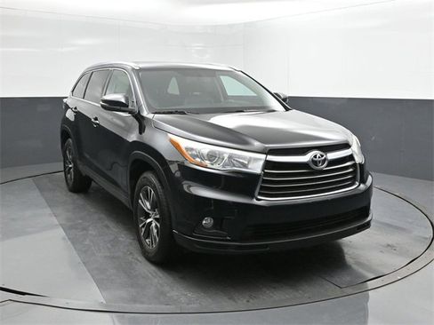 Used 2016 Toyota Highlander XLE image 22