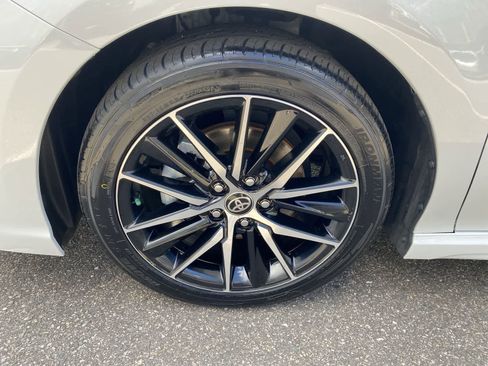 Used 2024 Toyota Camry SE image 14