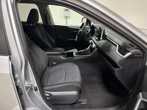 Used 2025 Toyota RAV4 XLE AWD/4WD image 21