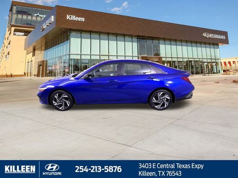 Used 2025 Hyundai Elantra Sport image 5