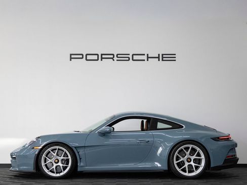 Used 2024 Porsche 911 GT3 RS RWD image 2