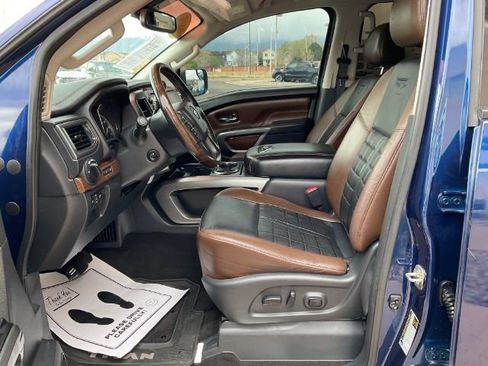 Used 2018 Nissan Titan XD AWD/4WD image 12