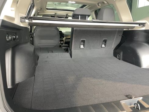 Used 2022 Subaru Forester Premium image 17