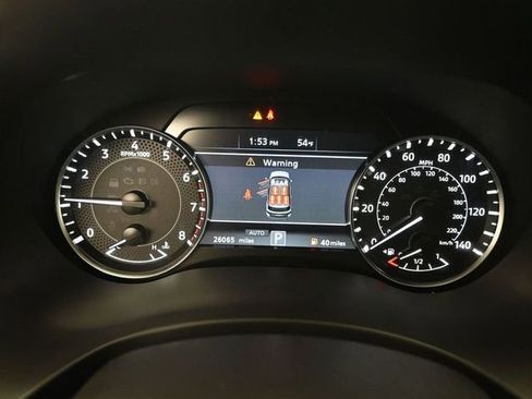 Used 2024 Nissan Armada SL w/ Captain's Chairs Package image 12