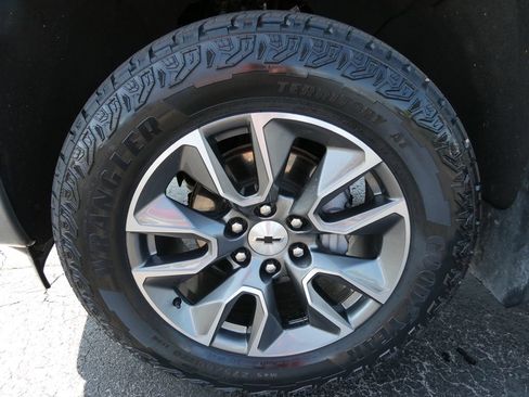 Certified 2024 Chevrolet Silverado 1500 RST w/ Convenience Package II AWD/4WD image 4
