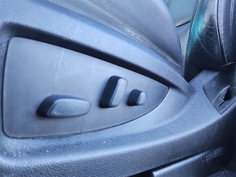 Used 2019 Chevrolet Suburban LT image 35