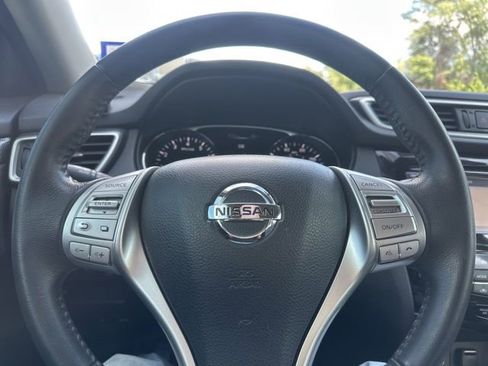 Used 2015 Nissan Rogue SL FWD image 17