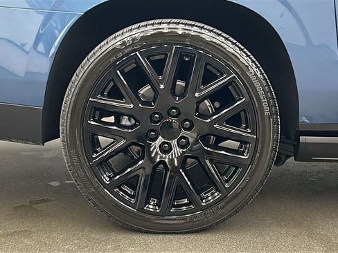 Used 2025 GMC Yukon XL Denali Ultimate image 11