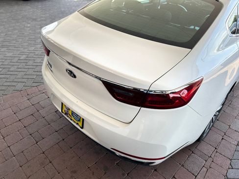 Used 2017 Kia Cadenza Premium FWD image 19