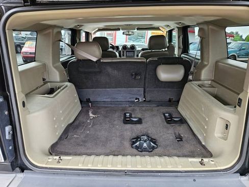 Used 2003 HUMMER H2 w/ Preferred Equipment Group image 9