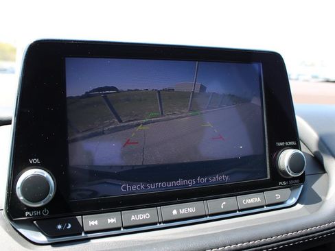 Used 2023 Nissan Rogue S FWD image 15