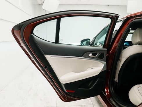 Used 2024 Genesis G70 2.5T w/ Sport Prestige Package image 16