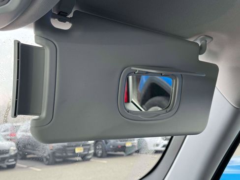 Used 2023 Jeep Renegade Latitude image 28