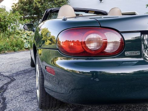 Used 2001 MAZDA MX-5 Miata RWD image 48