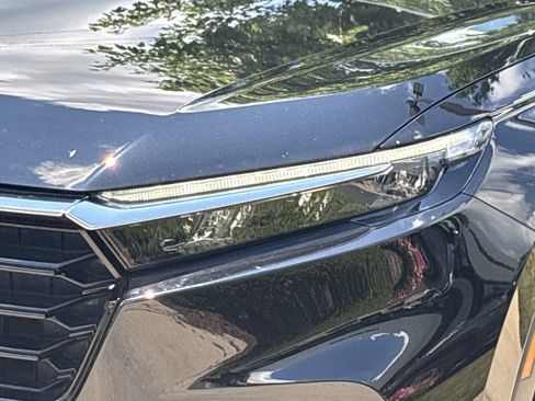 Used 2023 Honda CR-V EX-L image 6