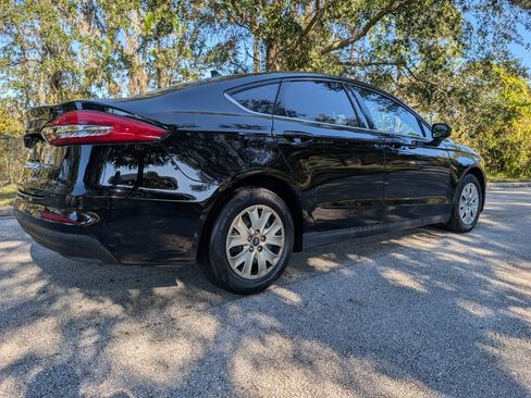 Used 2020 Ford Fusion S image 9