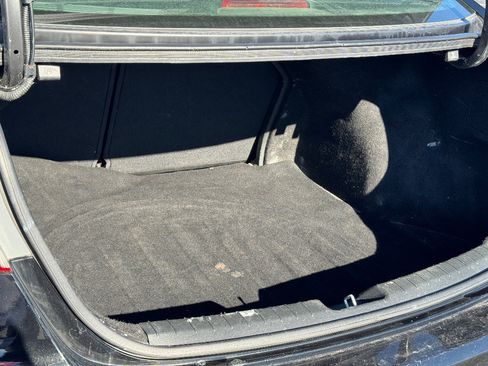 Used 2017 Hyundai Elantra SE image 18