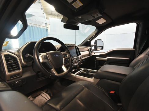 Used 2022 Ford F250 Lariat image 2