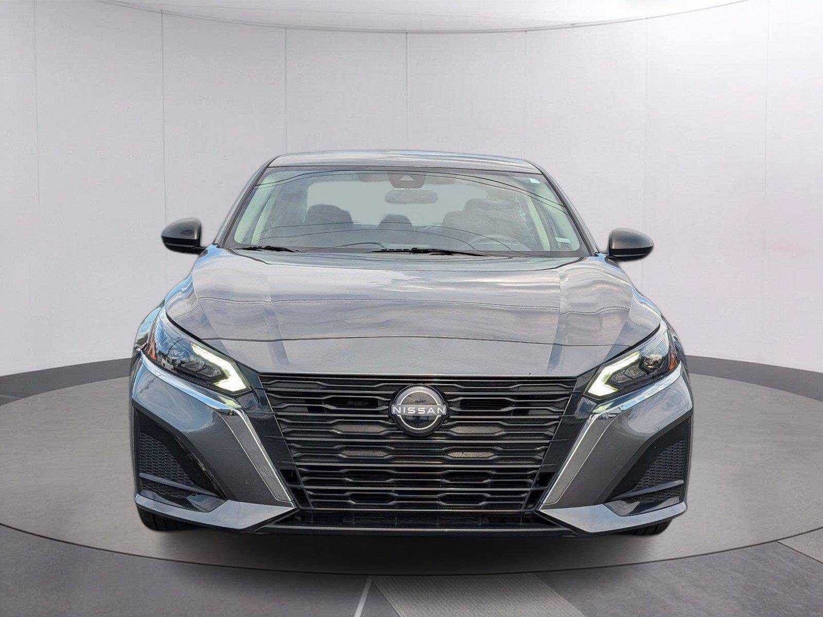 Used 2025 Nissan Altima 2.5 SV FWD image 8