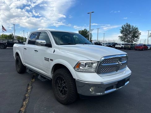 Used 2017 RAM 1500 Laramie AWD/4WD image 3