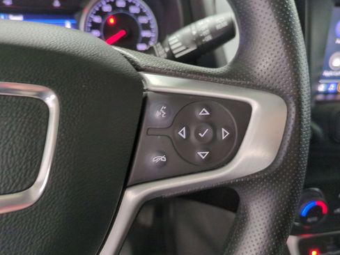 Used 2023 GMC Terrain SLE w/ Driver Convenience Package image 24