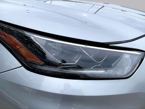 Used 2021 Toyota Highlander Platinum FWD image 27