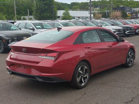 Certified 2023 Hyundai Elantra SEL w/ Convenience Package FWD image 3