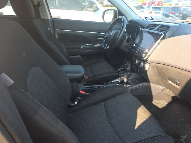 Used 2020 Mitsubishi Outlander Sport SE FWD image 14