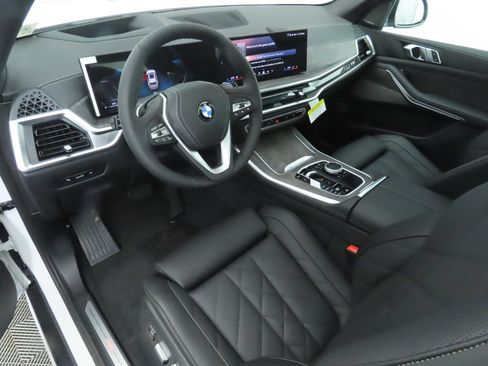 Used 2026 BMW X5 xDrive40i w/ Premium Package AWD/4WD image 10