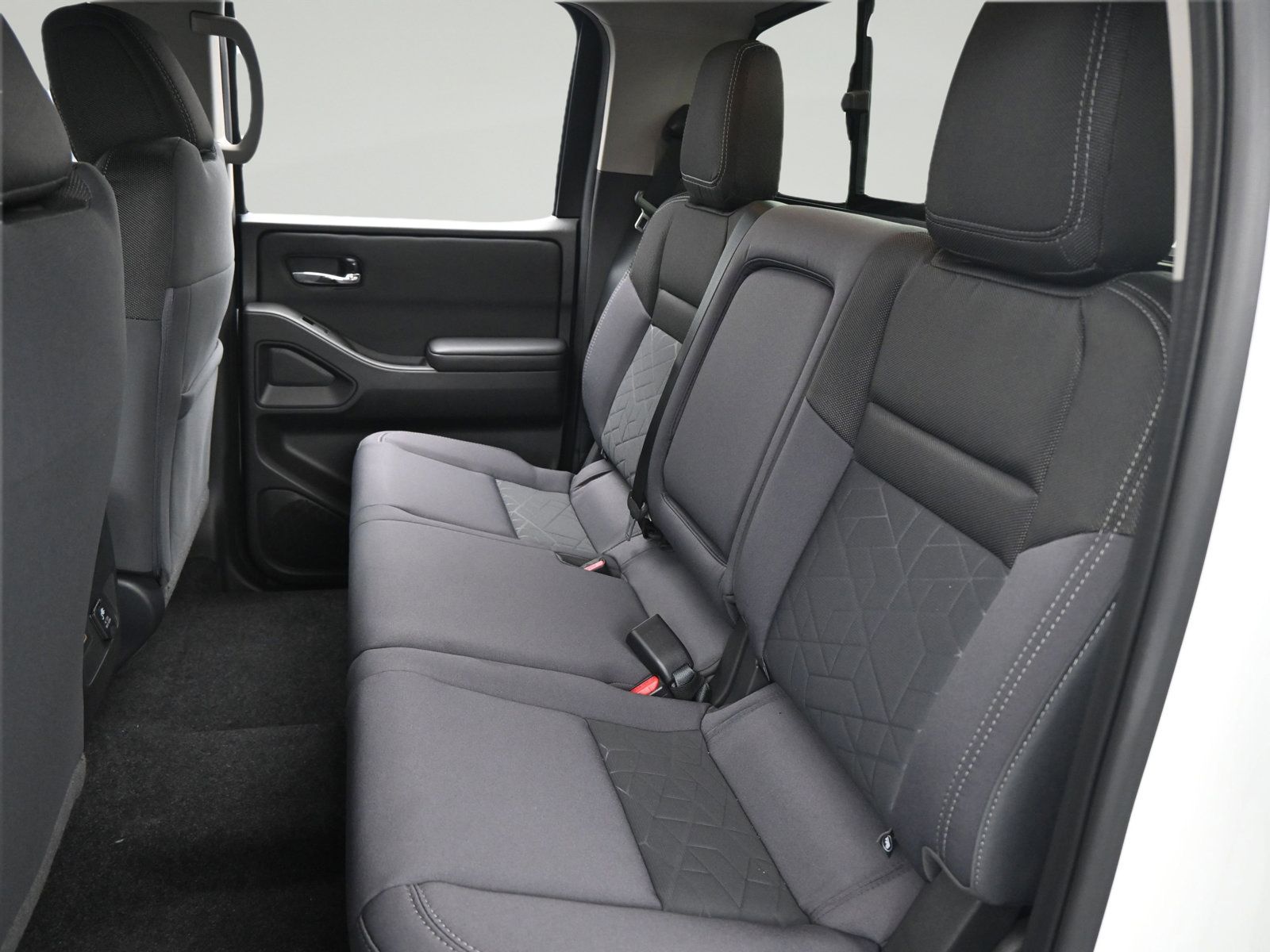 Certified 2025 Nissan Frontier SV w/ SV Convenience Package RWD image 11