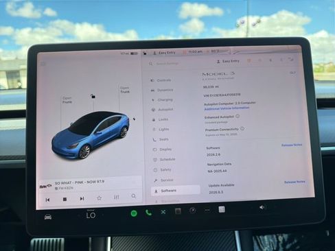 Used 2018 Tesla Model 3 Mid Range image 25