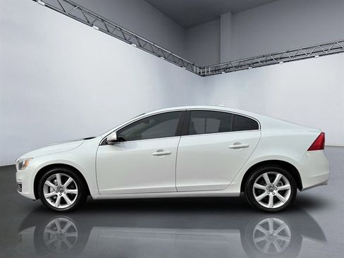 Used 2016 Volvo S60 T5 Premier w/ Convenience Package image 2