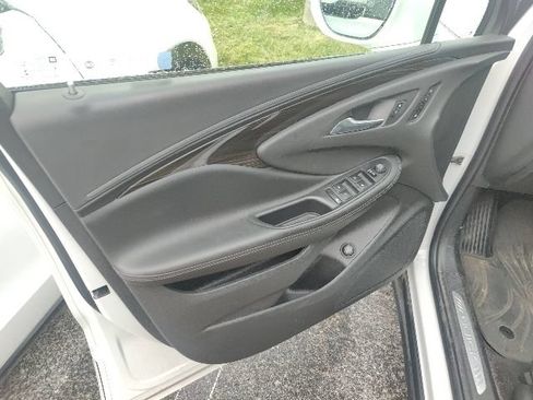 Used 2020 Buick Envision Essence FWD image 19