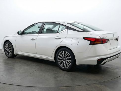 Used 2025 Nissan Altima 2.5 SV image 6