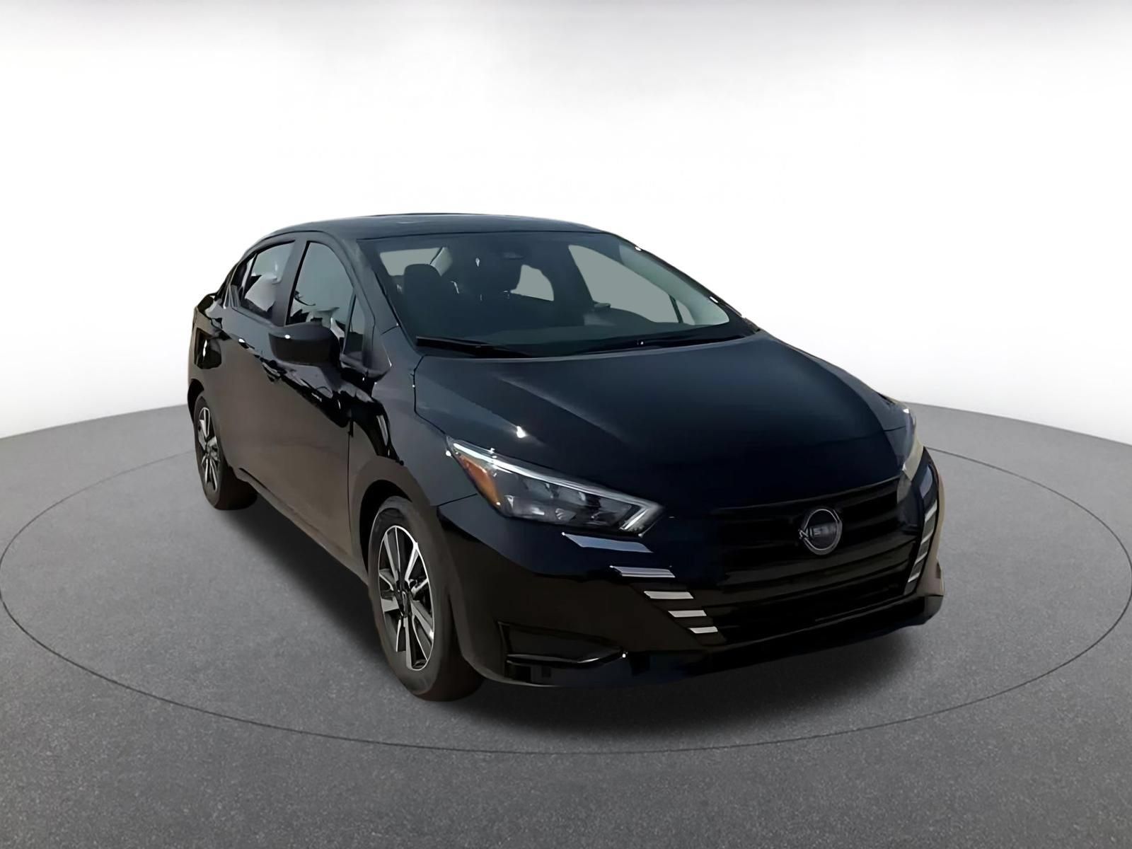 Used 2025 Nissan Versa SV FWD image 3