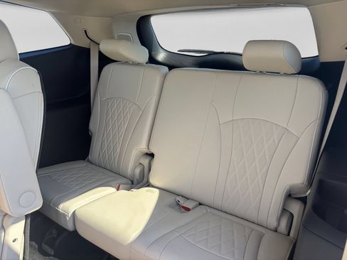Used 2022 Buick Enclave Avenir FWD image 24