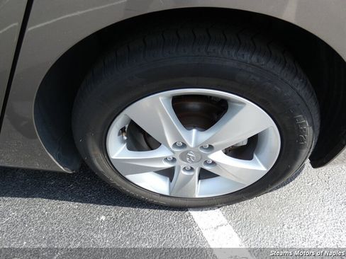 Used 2013 Hyundai Elantra GLS w/ Preferred Pkg FWD image 20