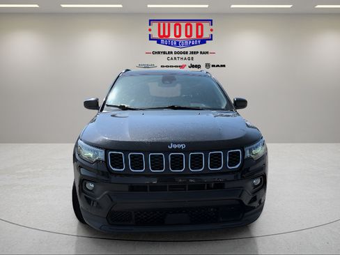 Used 2024 Jeep Compass Latitude AWD/4WD image 8