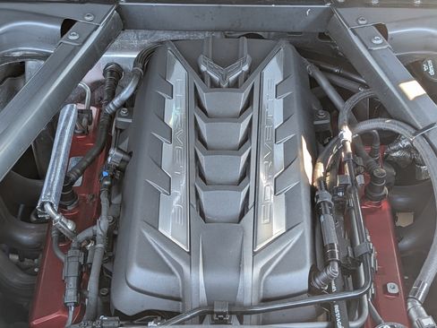 Used 2021 Chevrolet Corvette Stingray w/ Z51 Performance Package image 16