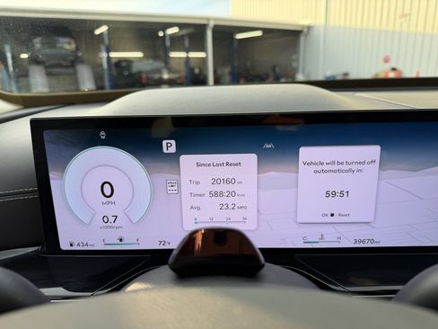 Used 2025 Genesis GV80 2.5T Standard image 18