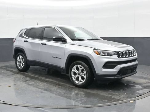 Used 2025 Jeep Compass Sport w/ Mopar Graphics Package AWD/4WD image 1