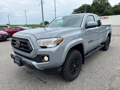 Certified 2020 Toyota Tacoma SR5 w/ Blackout Package AWD/4WD image 5