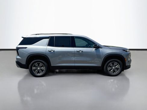 Used 2026 Chevrolet Traverse LT w/ Driver Confidence Package FWD image 8
