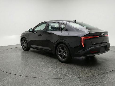 Used 2025 Kia K4 LXS FWD image 6