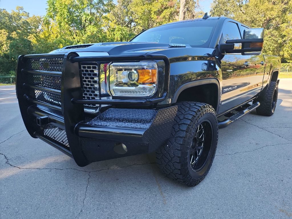 Used 2017 GMC Sierra 2500 Denali w/ Duramax Plus Package AWD/4WD image 4