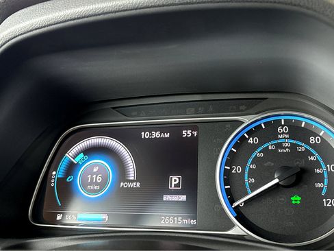 Used 2021 Nissan Leaf SV w/ SV Technology Package image 5